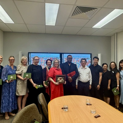 ĐOÀN TRƯỜNG ĐẠI HỌC DƯỢC HÀ NỘI ĐẾN THĂM VÀ LÀM VIỆC VỚI ĐẠI HỌC GRIFFITH VÀ CHUỖI NHÀ THUỐC CHEMPRO CHEMIST